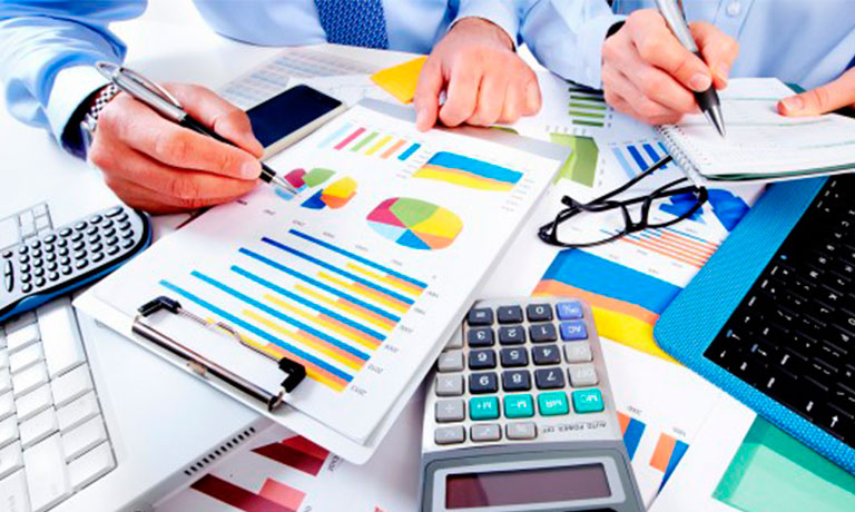 La administración de la economía en los jóvenes.